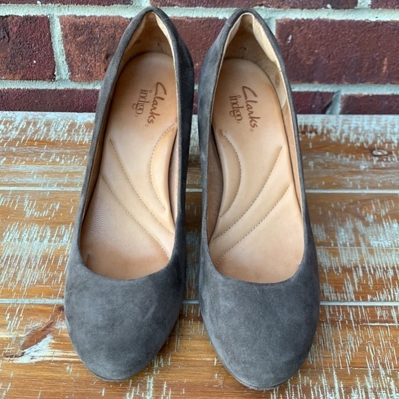 Clarks Indigo Chocolate Brown Suede Leather Heels - Picture 2 of 9